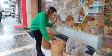 Ceviz hırsızı karga kamerada