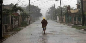 Rafael Kasırgası bir ülkeyi elektriksiz bıraktı! Meksika'ya ilerliyor