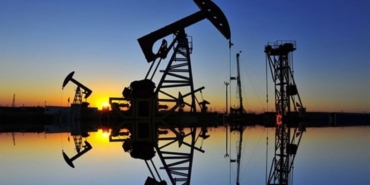 Küresel petrol üretimi 300 bin varil arttı