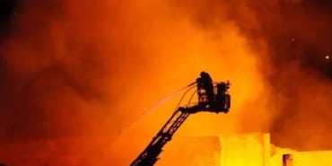 Bursa'da mobilya imalathanesinde yangın