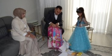 Şehit kızına doğum günü sürprizi