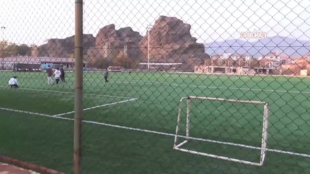 500 kişilik portatif tribünün 100 bin liraya hurdacıya satıldığı iddia edildi