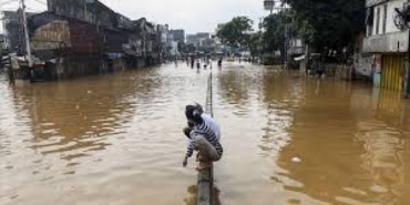 Endonezya'nın Sumatra Adası'nda heyelan ve sel: 16 ölü, 6 Kayıp