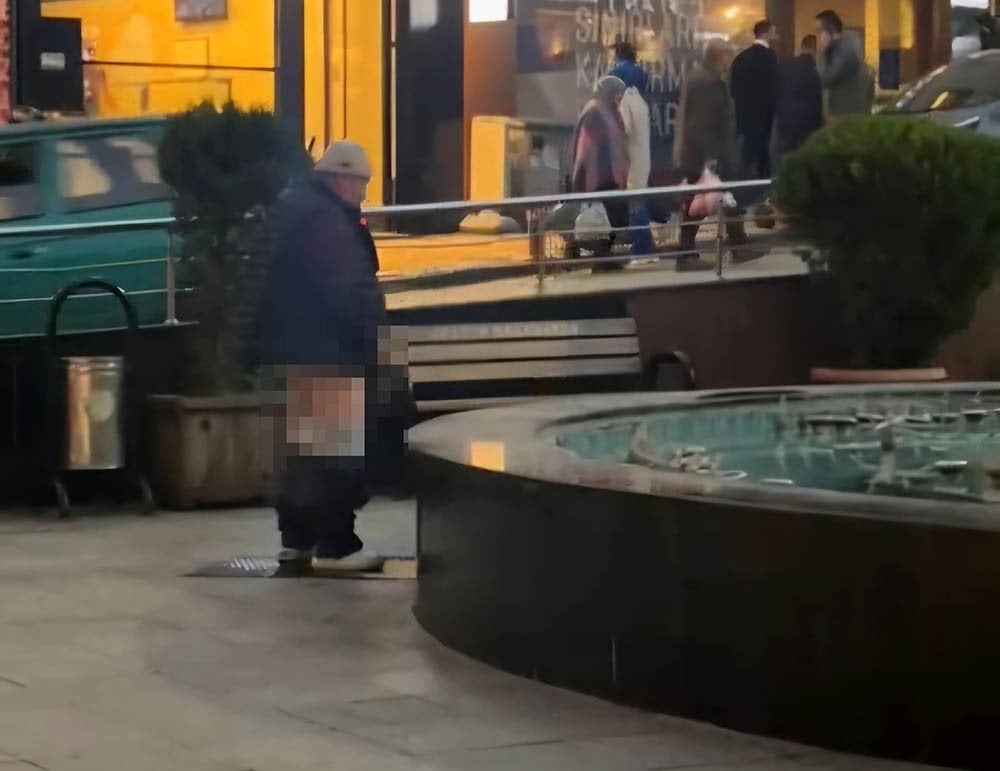 Sus Havuzuna Tuvalet Bartinda Sok Olay Havuz Temizliği