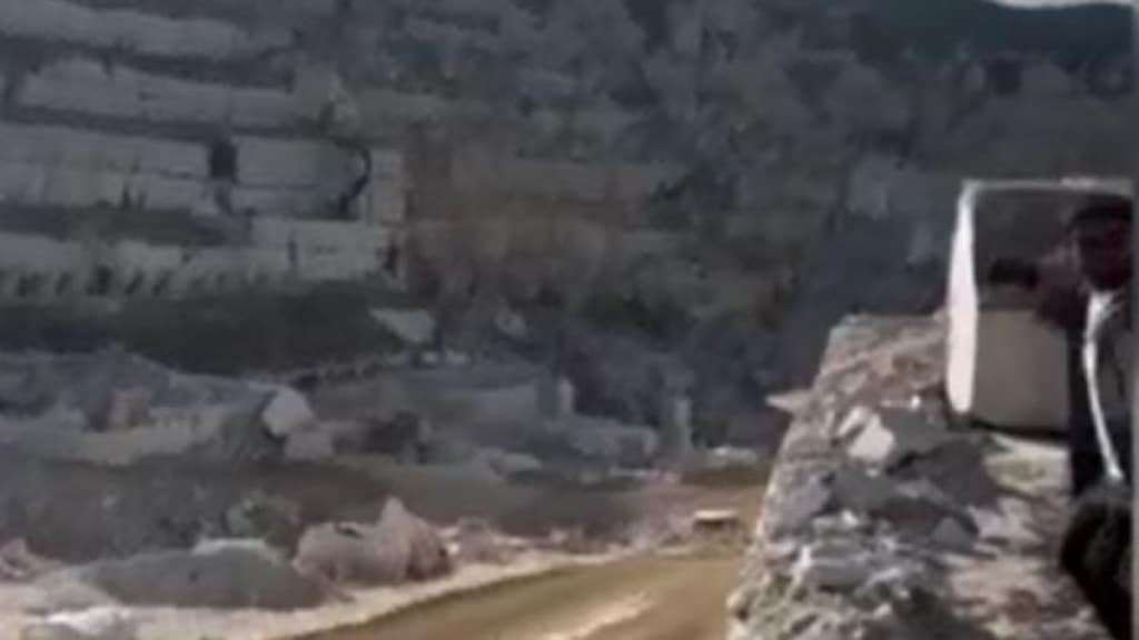 Toprak kaydı kaydı bırakıp kaçtılar