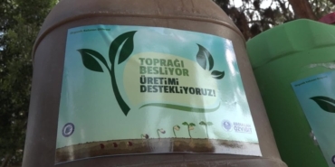 Yenişehir Belediyesi, çiftçiye solucan gübresi desteğini sürdürüyor