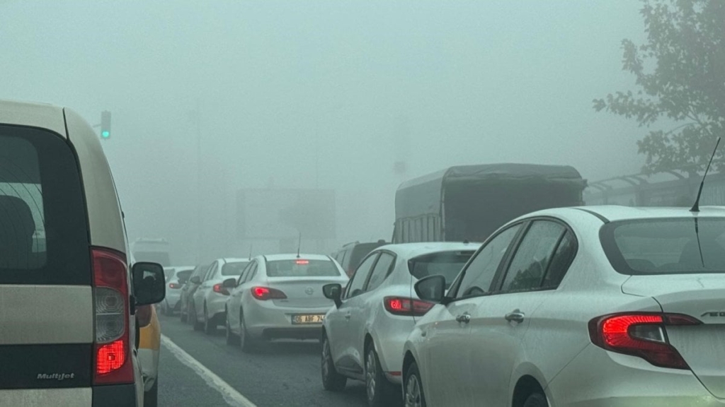 Diyarbakır’da ulaşıma sis engelli