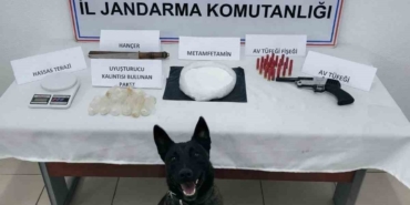 Uyuşturucu tacirini şüpheli hareketleri ele verdi