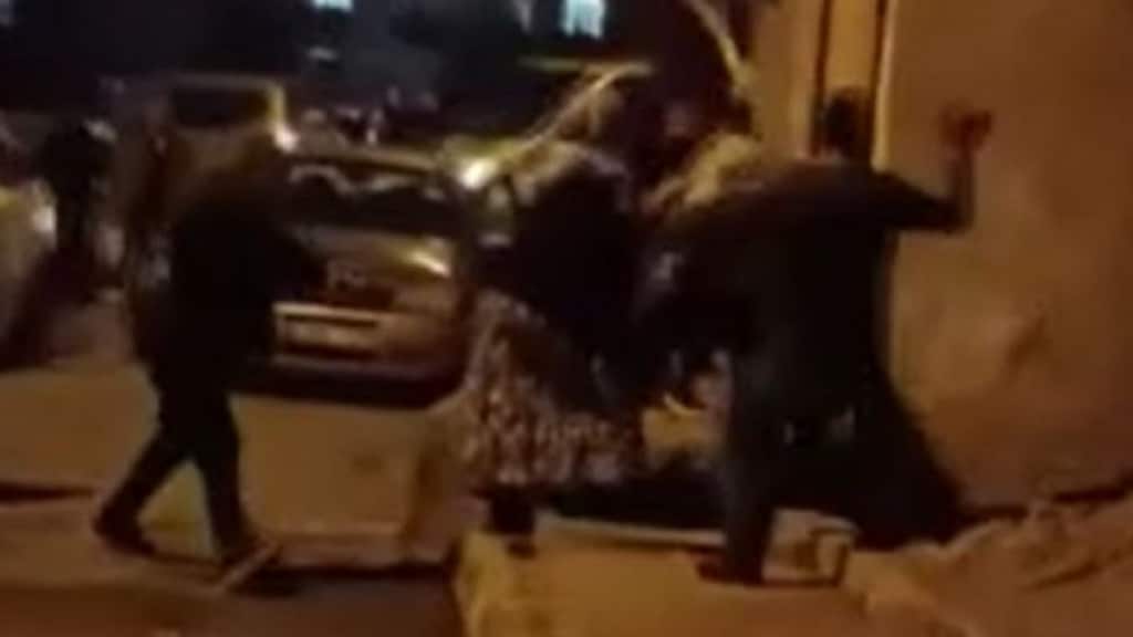 Top kavgası boks maçına döndü