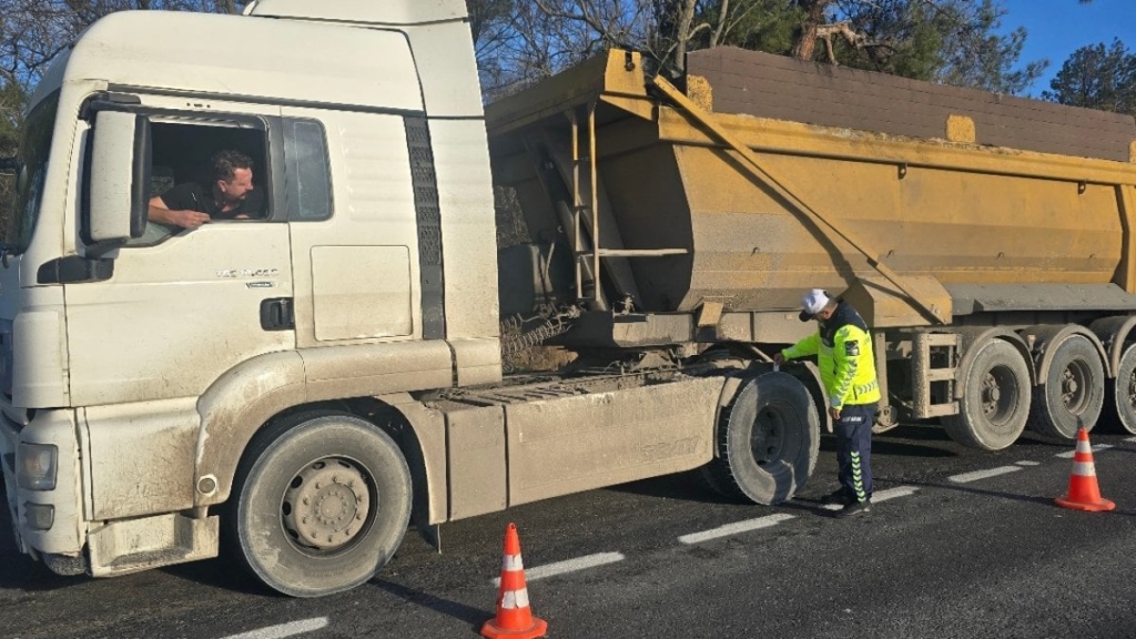 Kırklareli’nde 100 araç trafikten men edildi