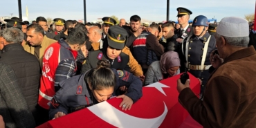 Bursa Adliyesi'ndeki saldırıda şehit olan uzman çavuş toprağa verildi