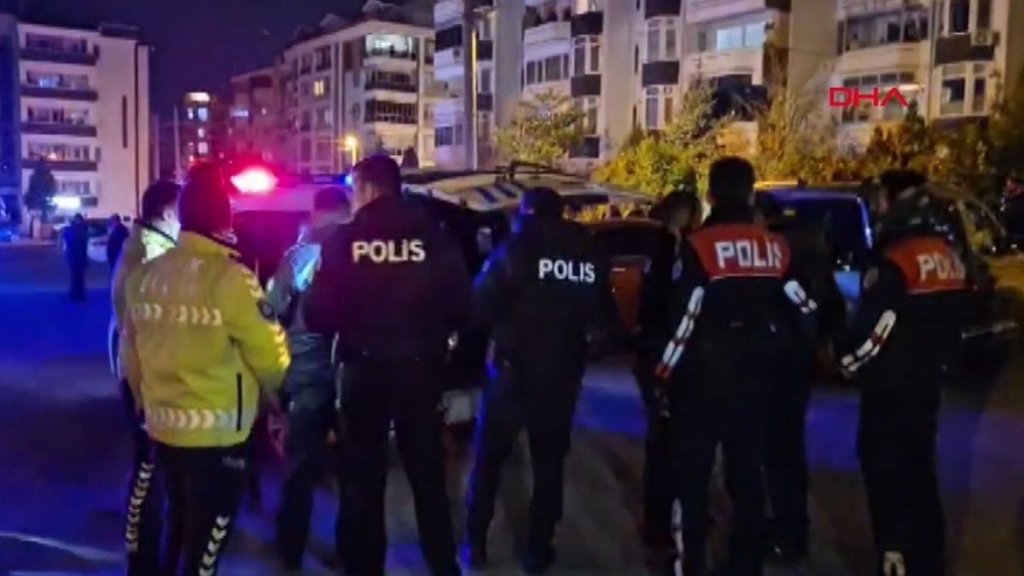 Edirne'de polise mukavemet gösteren 2 TIR şoförüne gözaltı