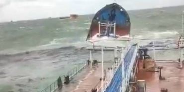 Karadeniz'deki petrol sızıntısı Rusya'nın sahil kentlerine ulaştı