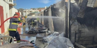 İşçilerin kaldığı prefabrik lojmanda korkutan yangın