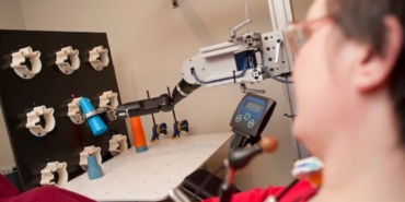 Engelli bireyler için teknolojik devrim: Beyin implatında başarı sağlandı