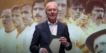 Bayern Münih, Beckenbauer’in formasını emekli etti