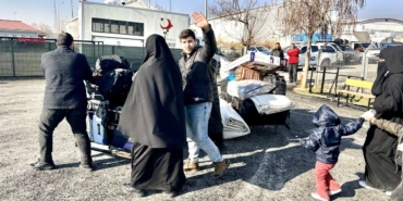 Esad devrildi, Suriyeliler gidiyor