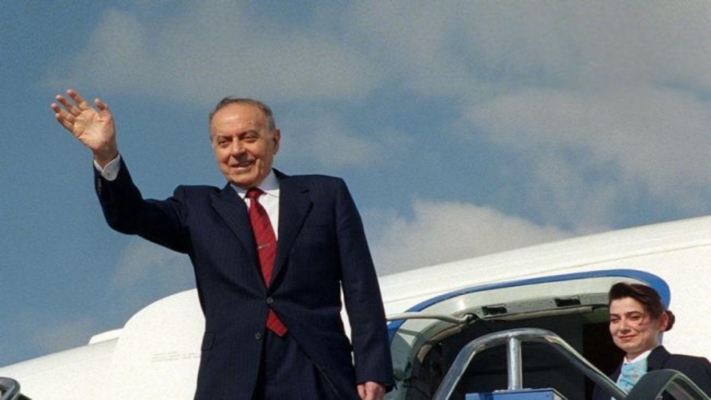 Haydar Aliyev vefatının 21. yılında anılıyor