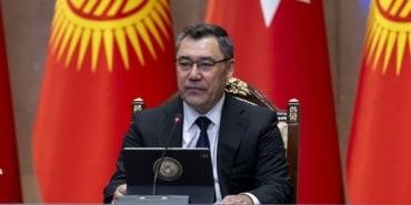 Kırgızistan Cumhurbaşkanı Caparov Bakanlar Kurulu Başkanını görevden aldı