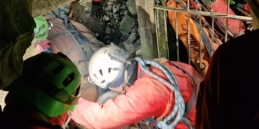 Mağarada nefes kesen kurtarma operasyonu! Kırık bacakla iki gün geçirdi