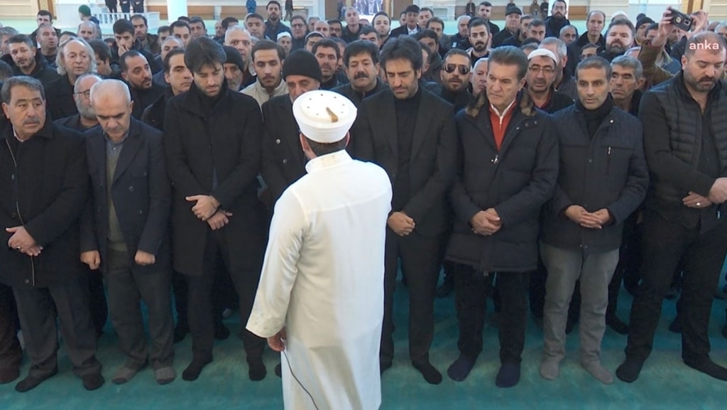 Mahsun Kırmızgül’ün annesi son yolculuğuna uğurlandı