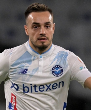 Yıldız oyuncuyu Fenerbahçe’ye önerdiler. Son sözü Mourinho söyleyecek