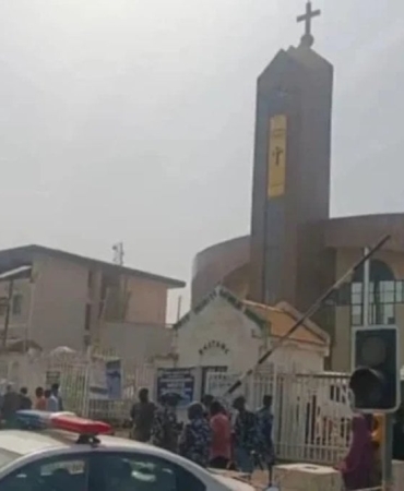 Nijerya'da kilisede izdiham çıktı: Çok sayıda can kaybı var