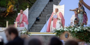 Papa'nın laiklik eleştirisi tartışma yarattı