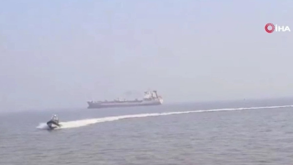 Sürat teknesi, feribota çarptı! Çok sayıda ölü var