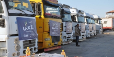 Suriye’ye 30 TIR insani yardım