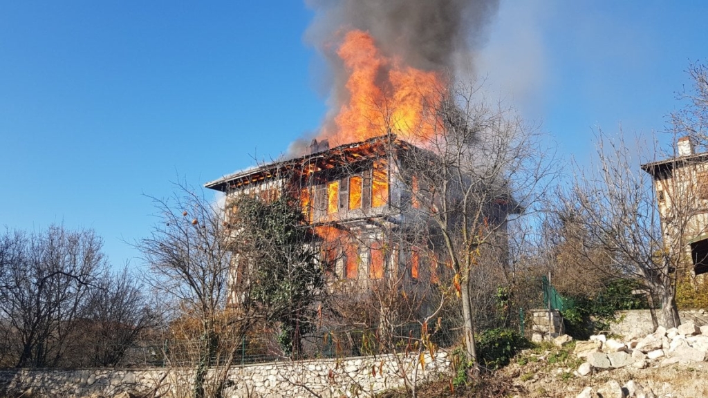 350 yıllık konaktan geriye harabesi kaldı